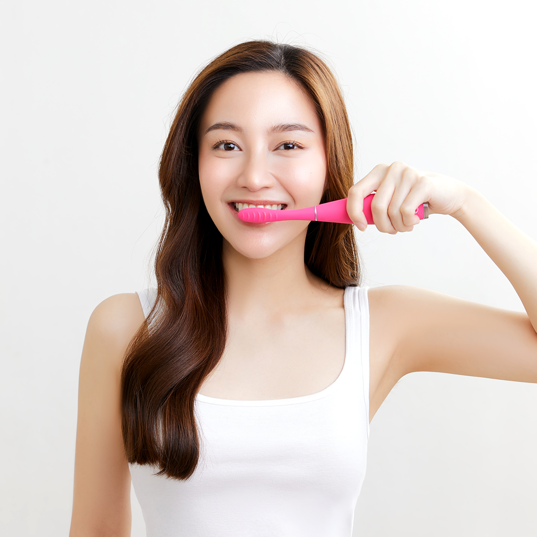 แปรงสีฟันซิลิโคนไฟฟ้า FOREO ISSA 3 Fuchsia_5